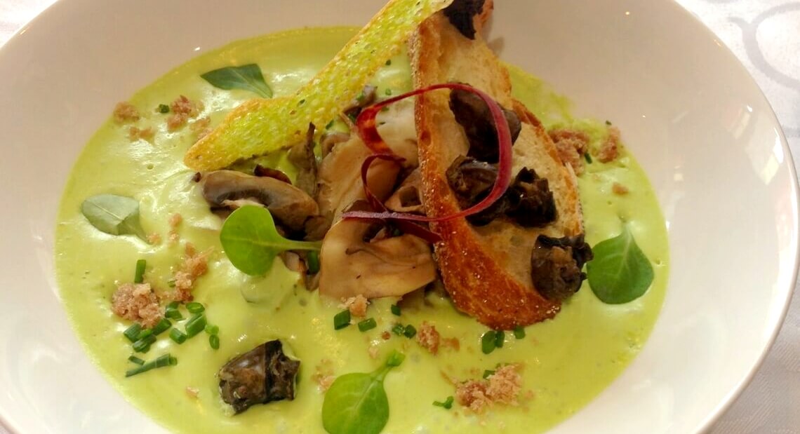 Recette d'escargots à l'espuma d'ail et aux champignons